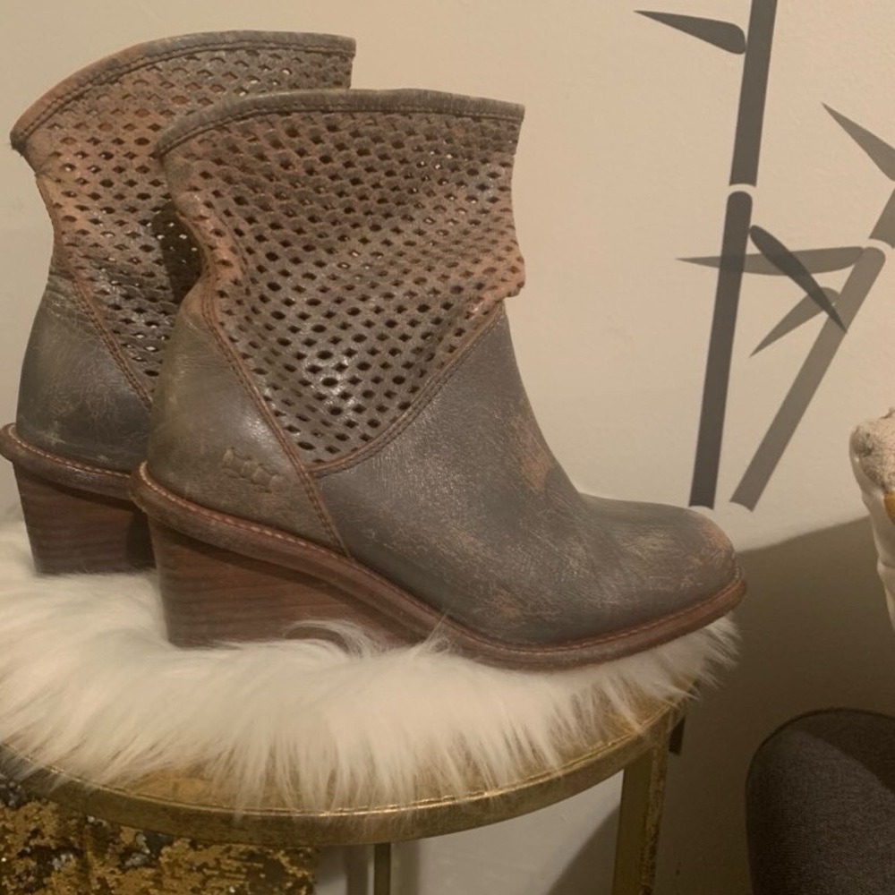 Women’s boots